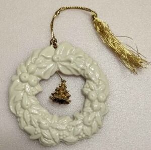 LENOX Wreath Christmas Ornament Porcelain Tree Holiday Vintage Decor.